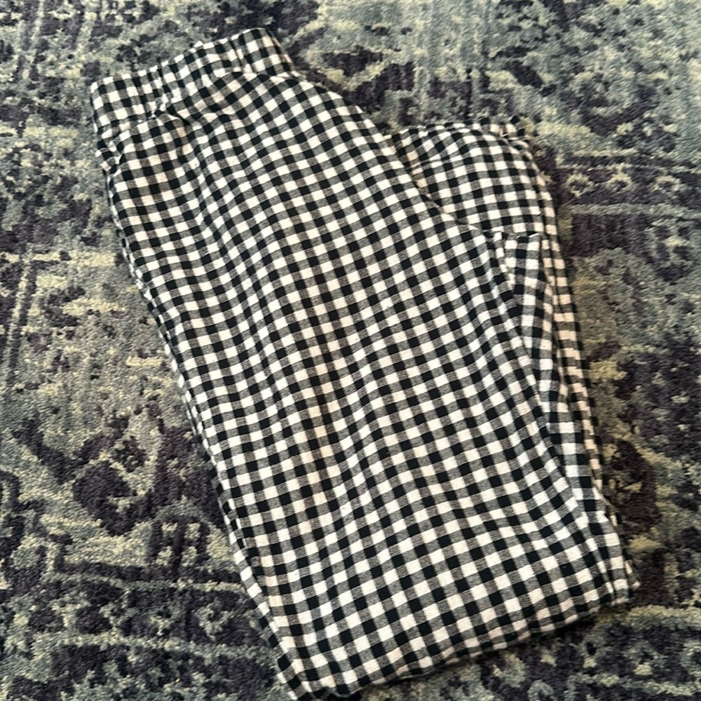 American Eagle gingham lined